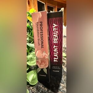 2 Maange Professional Foundation Brushes, Both flat top
